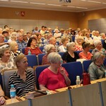 Uczestnicy czerwcowego spotkania Wirtualnego Klubu Seniora w auli WSzS.