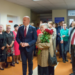 Zebrani goście podczas odsłonięcia tablicy pamiatkowej lek. M. Matyńkowskiego.