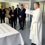 Uroczyste powieszenie krzyży w salach Pacjentów na terenie 