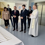 Uroczyste powieszenie krzyży w salach Pacjentów na terenie 