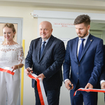 Uroczyste Otwarcie Pracowni TK - 11.07.2024r. - przecięcie wstęgi.