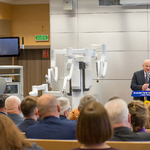 Uroczystość doposażenia szpitala w system robotyczny Da Vinci.
