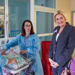 Wizyta Małżonki Prezydenta - Pani Agaty Kornhauser - Dudy w Wojewódzkim Szpitalu Specjalistycznym w Białej Podlaskiej. Wizyta na Oddziale Neonatologicznym im. Wielkiej Orkiestry Świątecznej Pomocy.