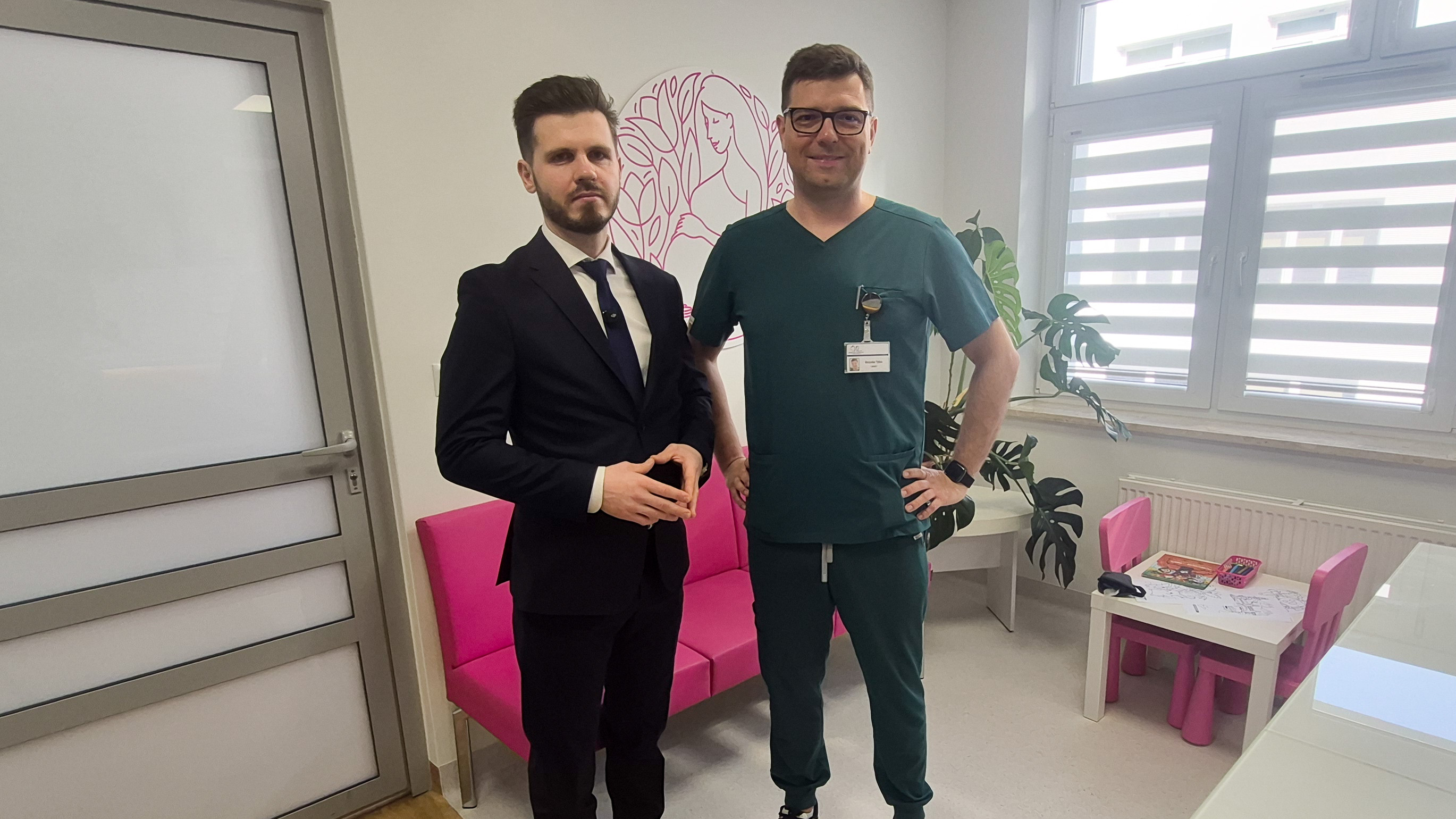 Artur Kozioł – Dyrektor Wojewódzkiego Szpitala Specjalistycznego w Białej Podlaskiej oraz dr n. med. Bożydar Tylus – Lekarz Kierujący Oddziałem Ginekologiczno - Położniczym naszego Szpitala.