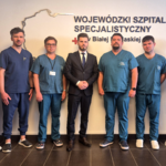 Od lewej: dr n. med. Bożydar Tylus, lek. Daniel Burdzy, lek. Krzysztof Pękala, Artur Kozioł - Dyrektor Wojewódzkiego Szpitala Specjalistycznego w Białej Podlaskiej, lek. Kamil Kur, lek. Filip Rozpotyński, lek. Ariel Andrzejuk.